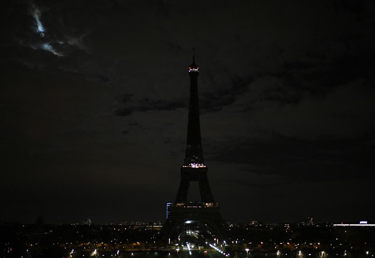 Earth Hour : dans le monde entier, des villes éteignent leurs lumières pour la planète